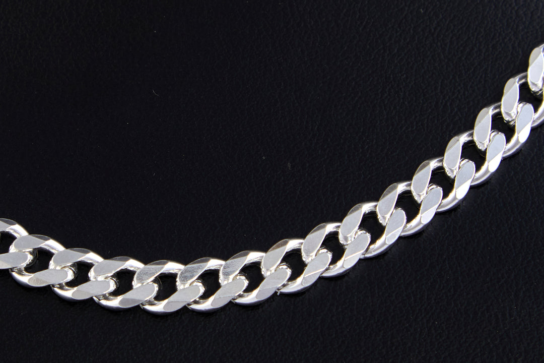 A FANCY CHAIN
